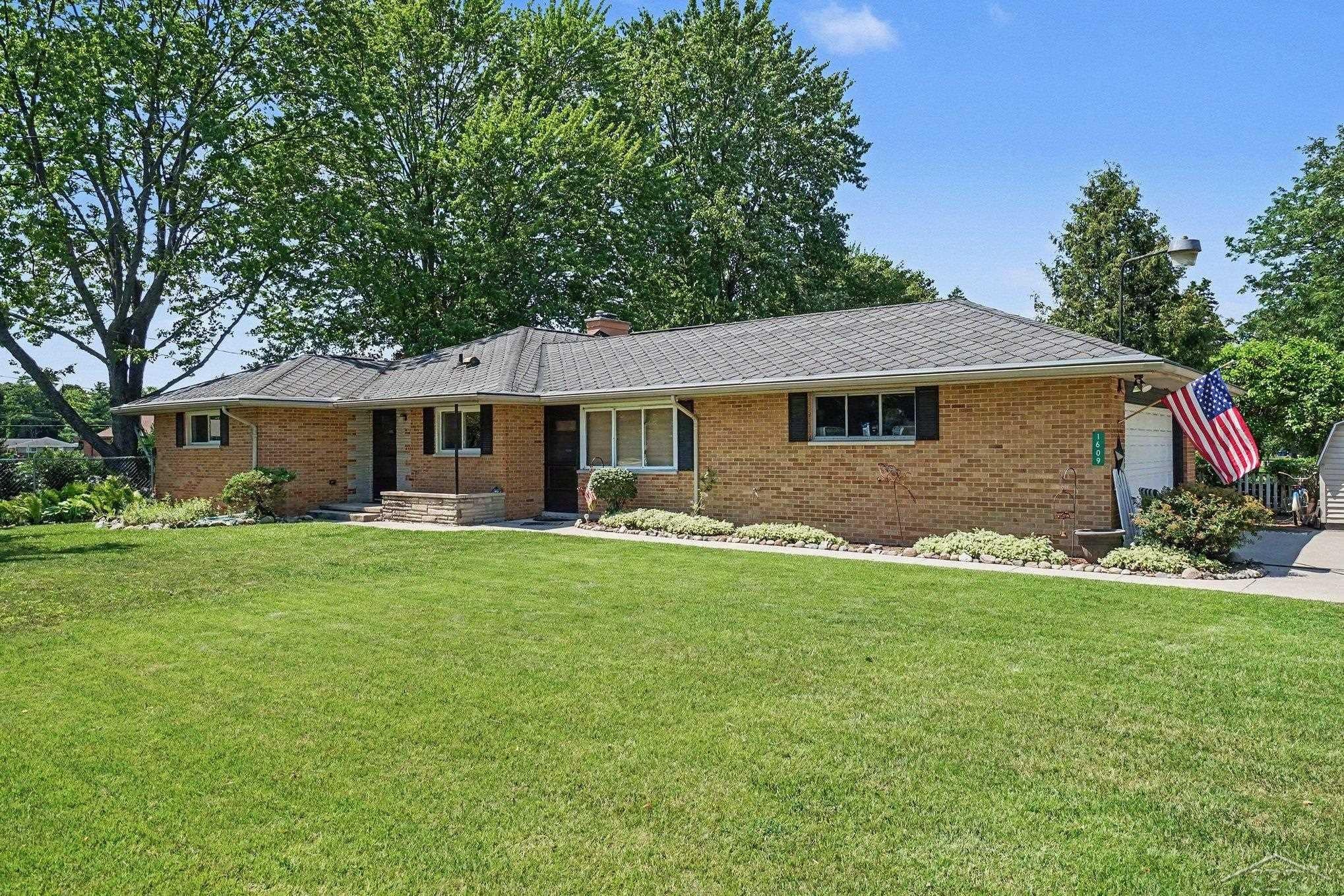 1609 North Center Road Saginaw, MI 48638 - Photo 2 of 28 Gallery Image 2