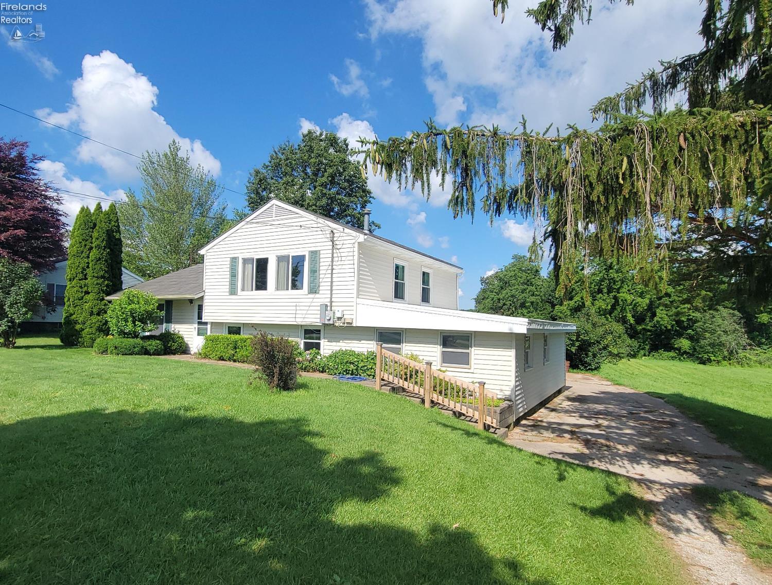 2217 Mudbrook Road Huron, OH 44839 - Photo 2 of 32 Gallery Image 2
