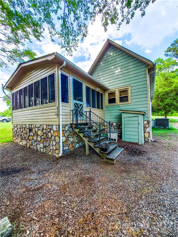 2625 Laboratory Road Lincolnton, NC 28092 - Photo 2 of 20 Gallery Image 2