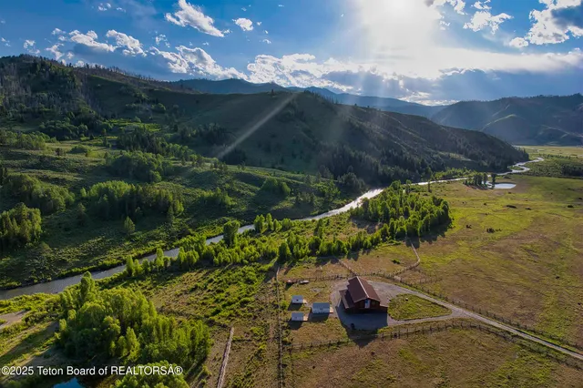 $2,970,000 | 14567 South U Highway, Bondurant, WY 82922