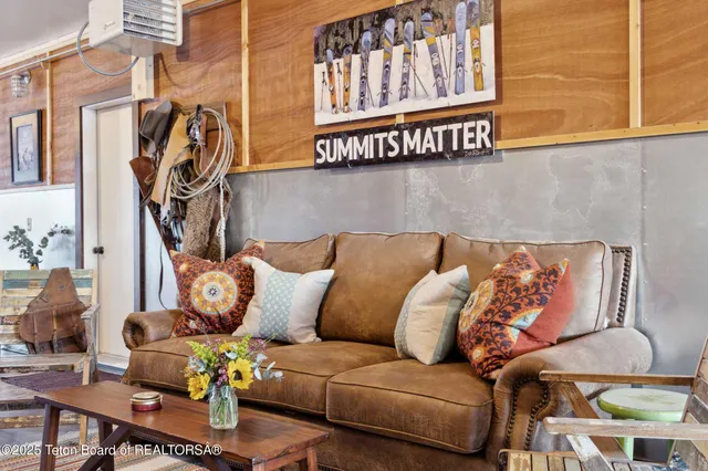 $2,970,000 | 14567 South U Highway, Bondurant, WY 82922