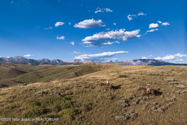 $2,970,000 | 14567 South U Highway, Bondurant, WY 82922