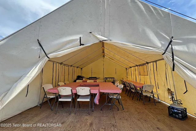 $2,970,000 | 14567 South U Highway, Bondurant, WY 82922