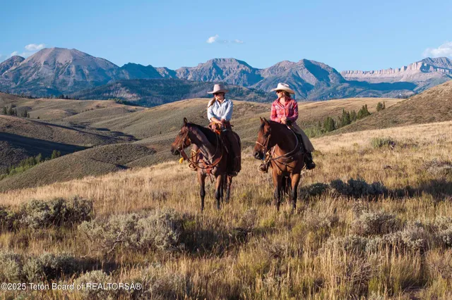 $2,970,000 | 14567 South U Highway, Bondurant, WY 82922