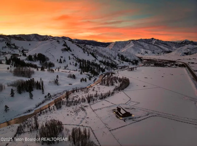 $2,970,000 | 14567 South U Highway, Bondurant, WY 82922