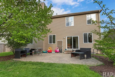 $535,000 | 2050 Colchester Avenue, Hoffman Estates, IL 60192