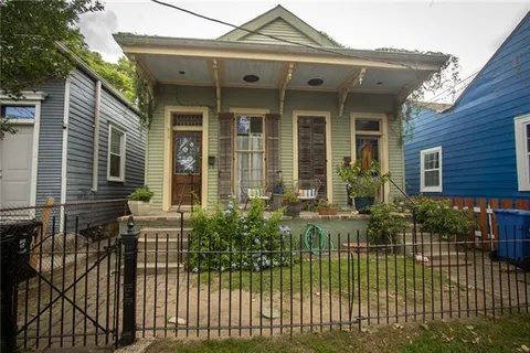 $400,000 | 4117-19 Laurel Street, New Orleans, LA 70115