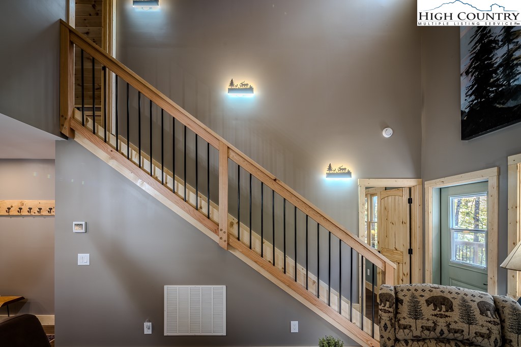 207 Jackpine Road Beech Mountain, NC 28604 - Photo 19 of 34