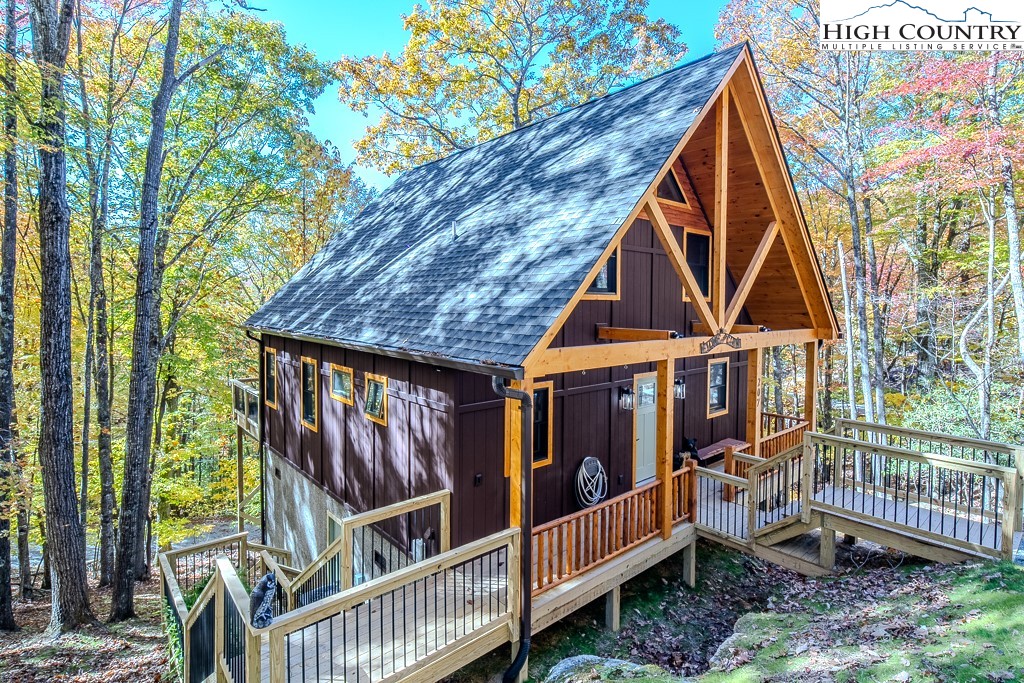 207 Jackpine Road Beech Mountain, NC 28604 - Photo 3 of 34