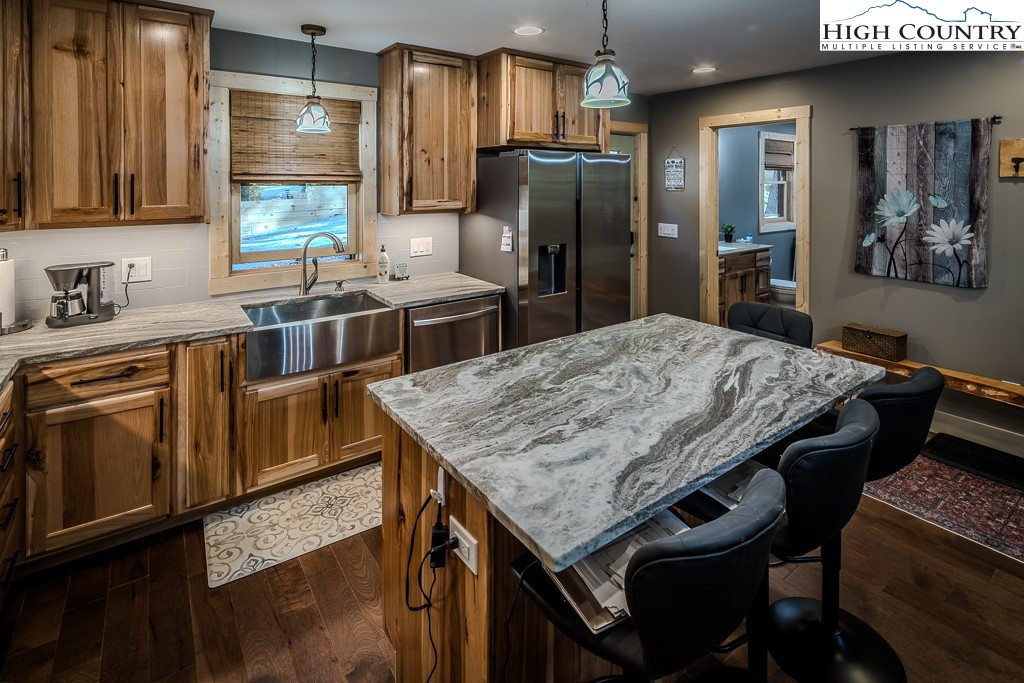 207 Jackpine Road Beech Mountain, NC 28604 - Photo 8 of 34