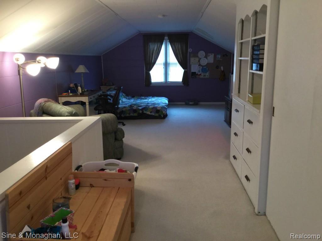 1082 Hampton Road Grosse Pointe, MI 48236 - Photo 20 of 50 IMG_0049.jpg