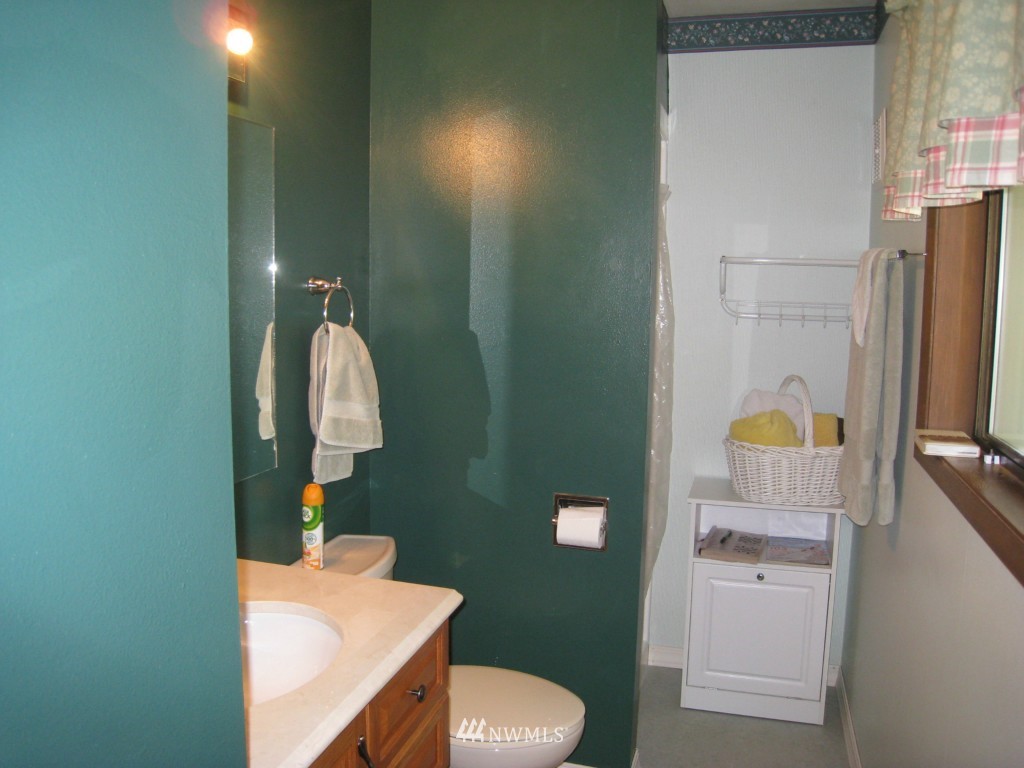 4711 Sand Road Bellingham, WA 98226 - Photo 12 of 15 Gallery Image 12