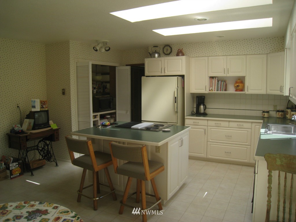 4711 Sand Road Bellingham, WA 98226 - Photo 7 of 15 Gallery Image 7
