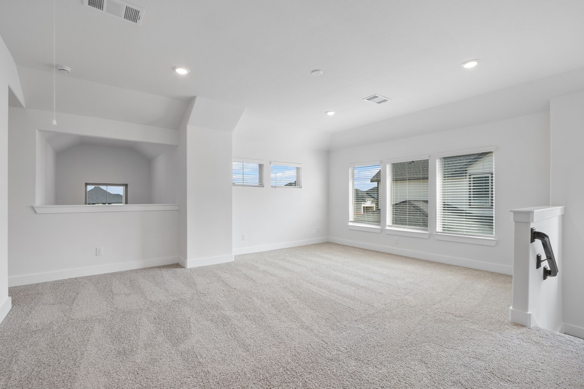 620 Cross Timbers Trace Waller, TX 77484 - Photo 17 of 36 an empty room with windows