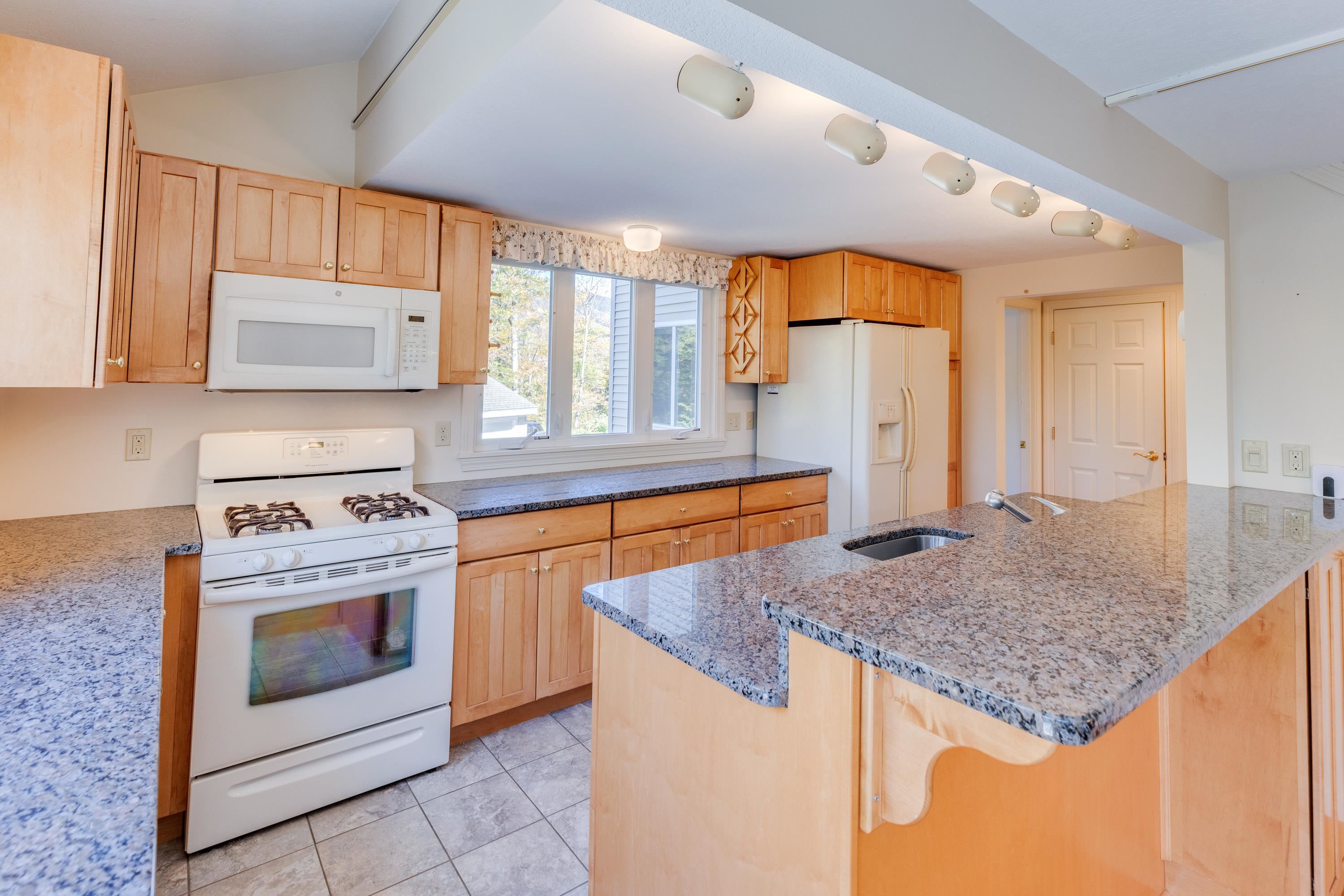 73 Beechnut Drive Lincoln, NH 03251 - Photo 21 of 60