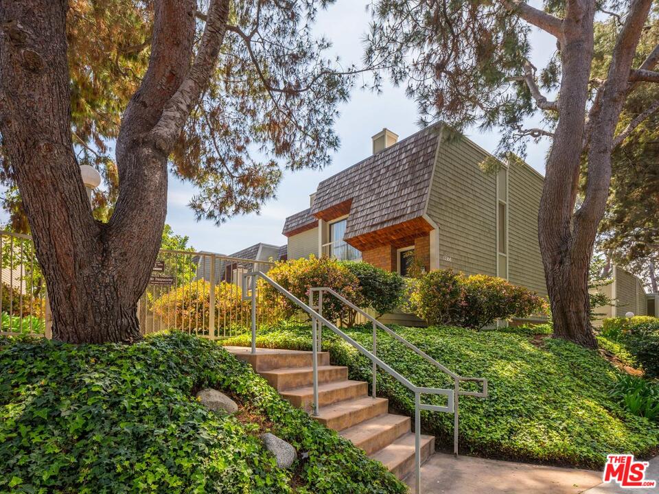 13360 Maxella Avenue, Unit 3 Marina del Rey, CA 90292 - Photo 2 of 19