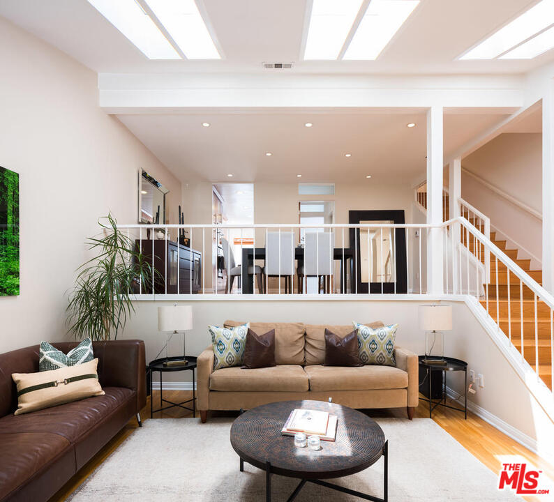 13360 Maxella Avenue, Unit 3 Marina del Rey, CA 90292 - Photo 5 of 19