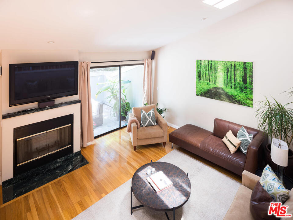 13360 Maxella Avenue, Unit 3 Marina del Rey, CA 90292 - Photo 6 of 19