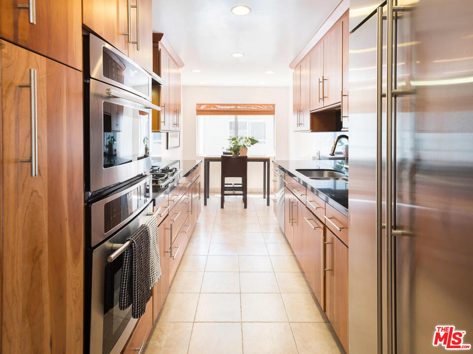 13360 Maxella Avenue, Unit 3 Marina del Rey, CA 90292 - Photo 10 of 19