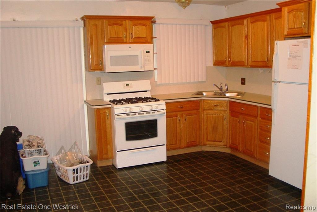 9055 Peters Road Algonac, MI 48001 - Photo 16 of 31