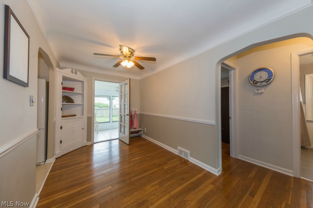 1219 Avondale Road Cleveland, OH 44121 - Photo 5 of 25