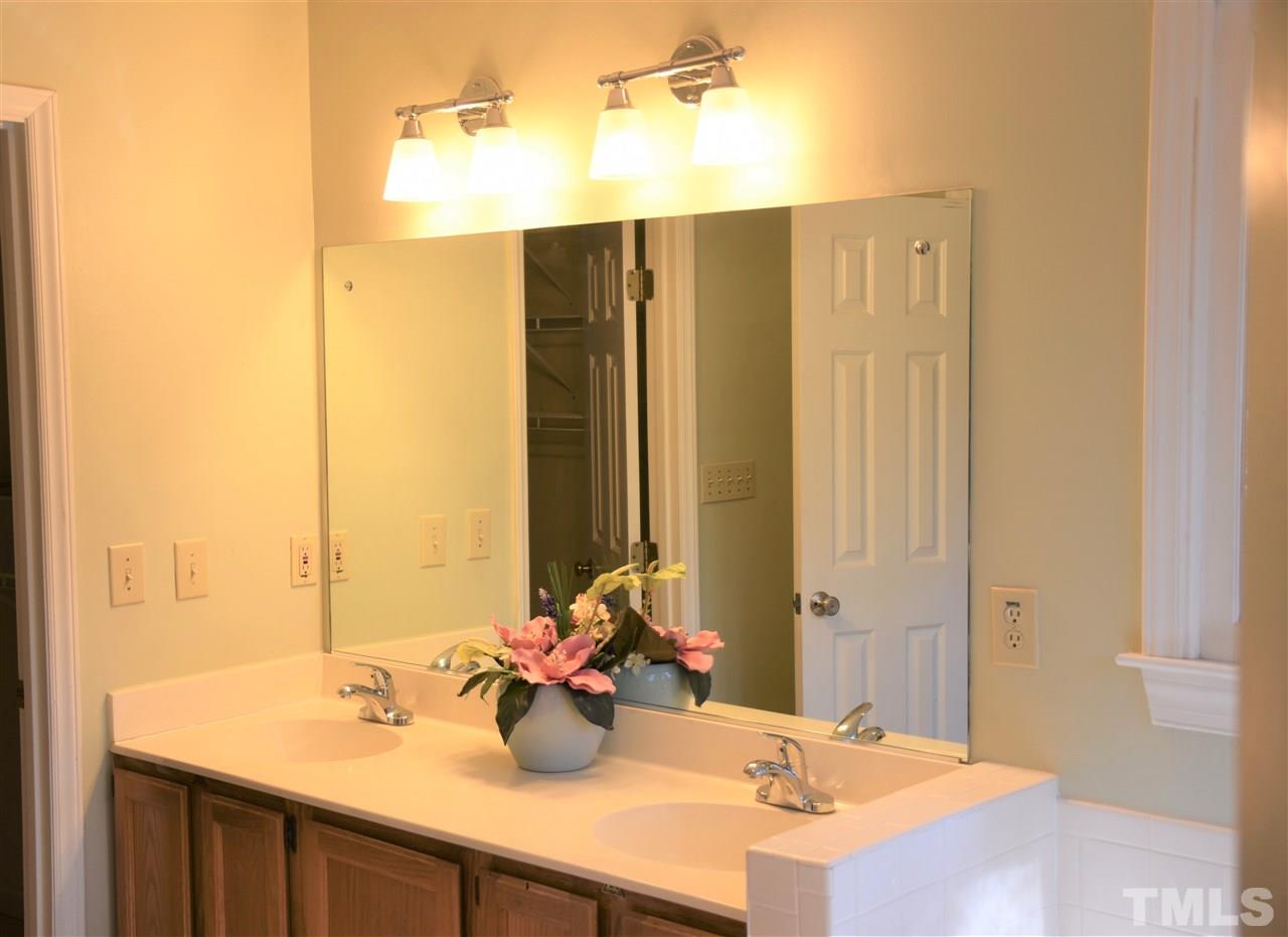 2102 Fountain Ridge Road Chapel Hill, NC 27517 - Photo 20 of 28