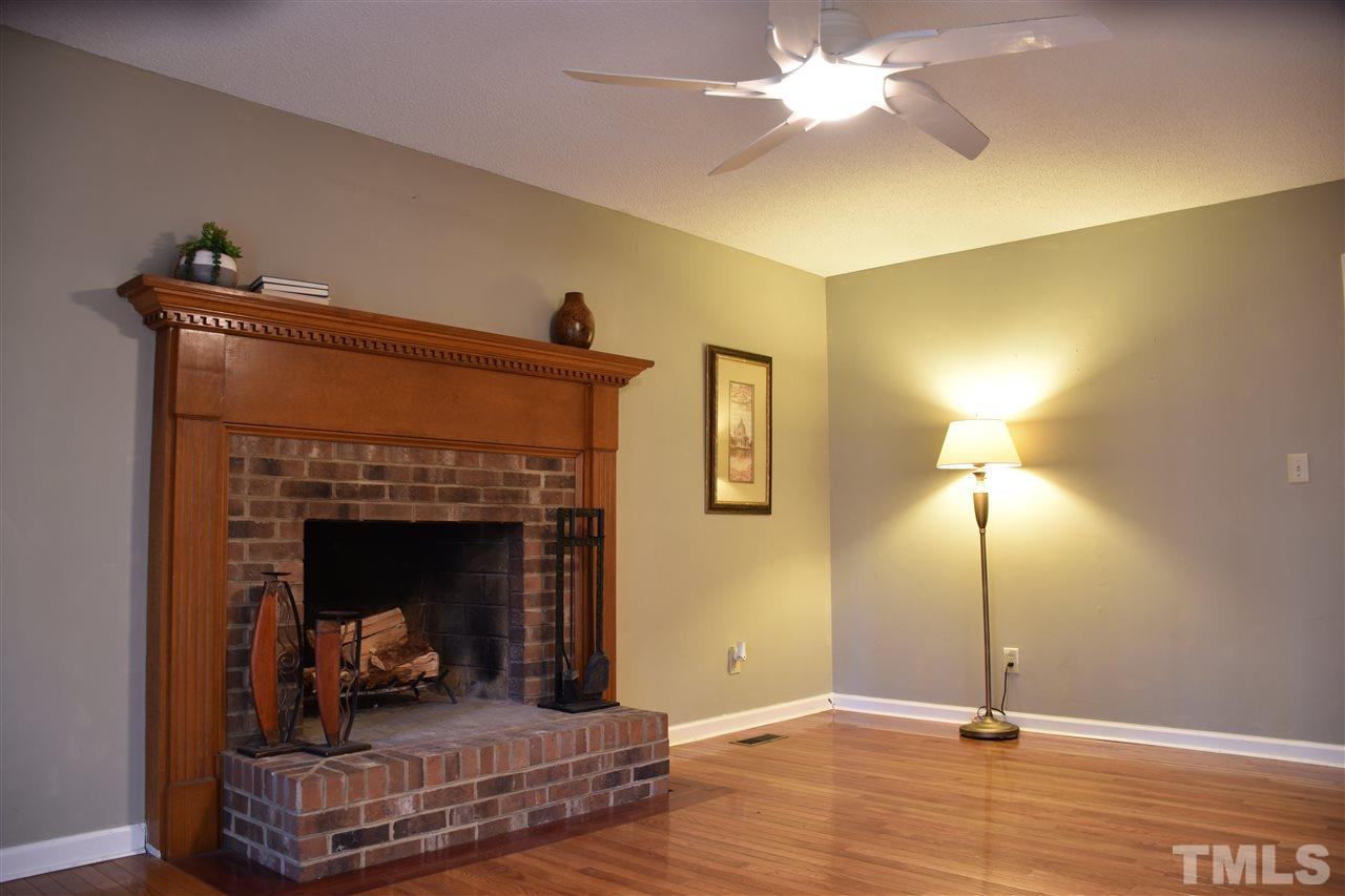 2102 Fountain Ridge Road Chapel Hill, NC 27517 - Photo 4 of 28