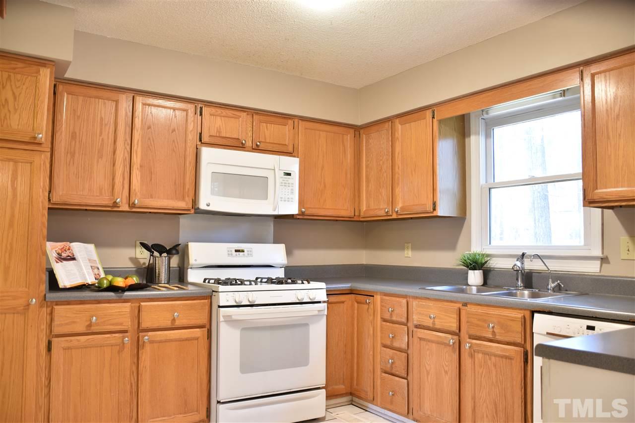 2102 Fountain Ridge Road Chapel Hill, NC 27517 - Photo 10 of 28