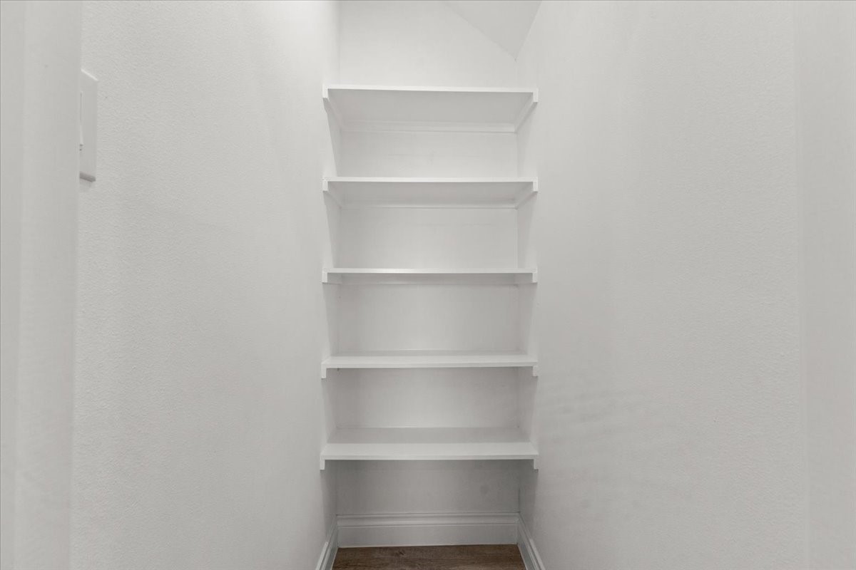 311 Tennessee Street Houston, TX 77029 - Photo 32 of 38 a view of an empty room