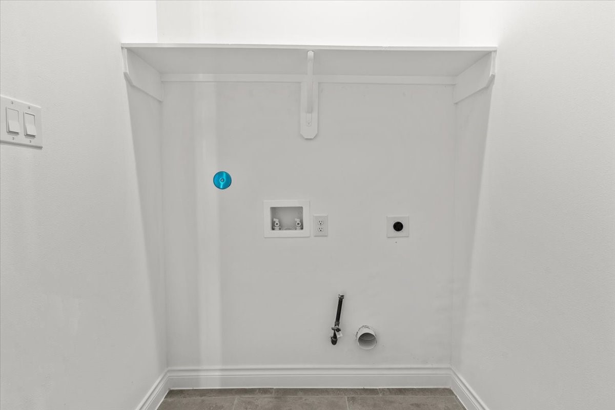 311 Tennessee Street Houston, TX 77029 - Photo 33 of 38 a view of bathroom