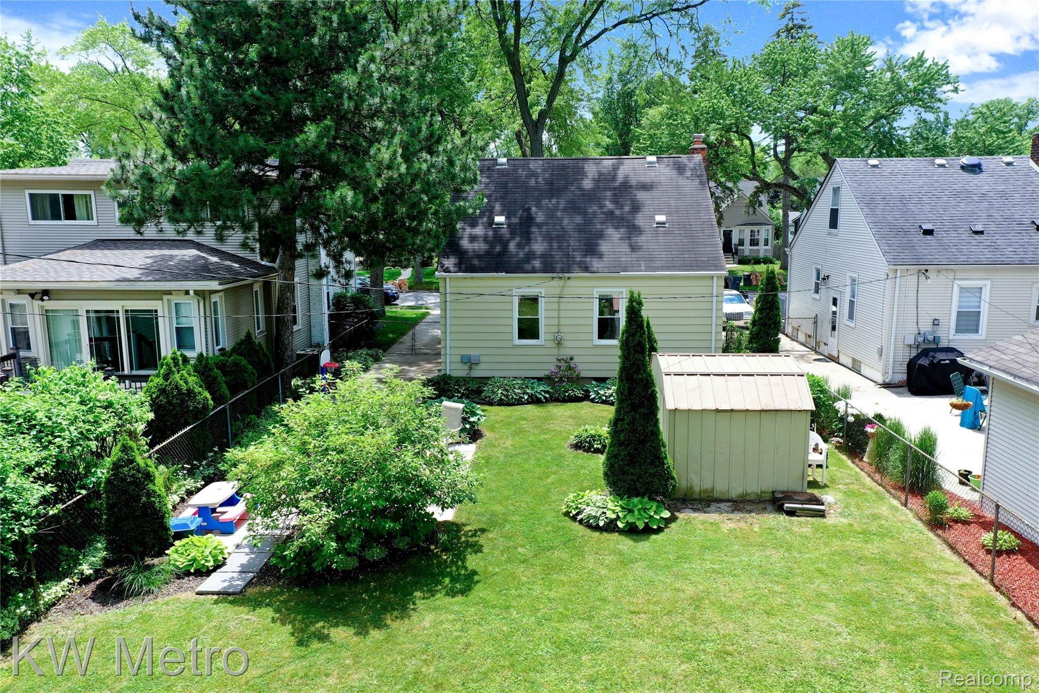 2070 Harvard Road Berkley, MI 48072 - Photo 29 of 38 DJI_0438.JPG