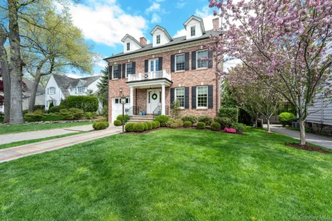 $3,395,000 | 38 Forest Lane, Bronxville, NY 10708