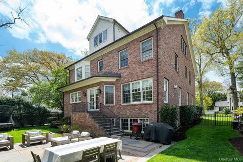$3,395,000 | 38 Forest Lane, Bronxville, NY 10708