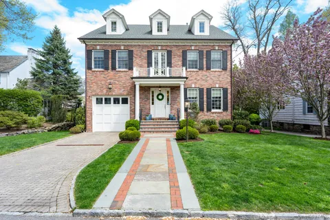 $3,395,000 | 38 Forest Lane, Bronxville, NY 10708