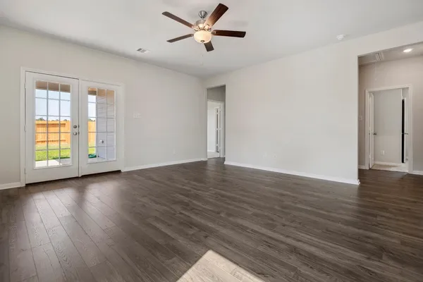 $1,880 | 15619 Plum Brk Drive, Conroe, TX 77303