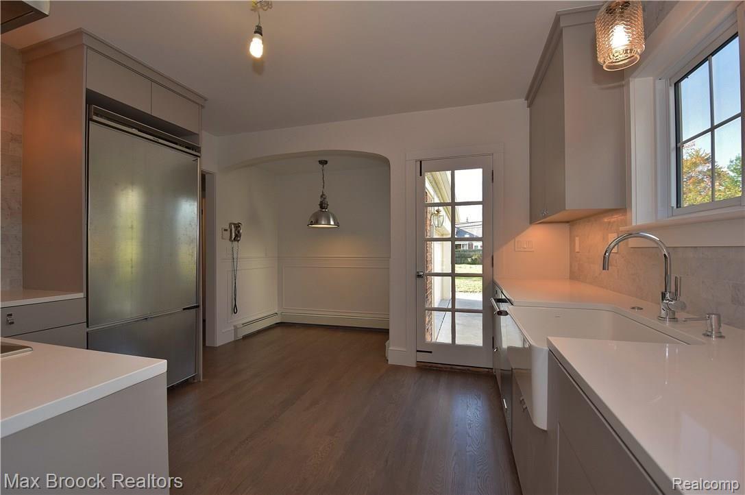 1491 Oxford Road Grosse Pointe, MI 48236 - Photo 22 of 46 kitchen 4.JPG