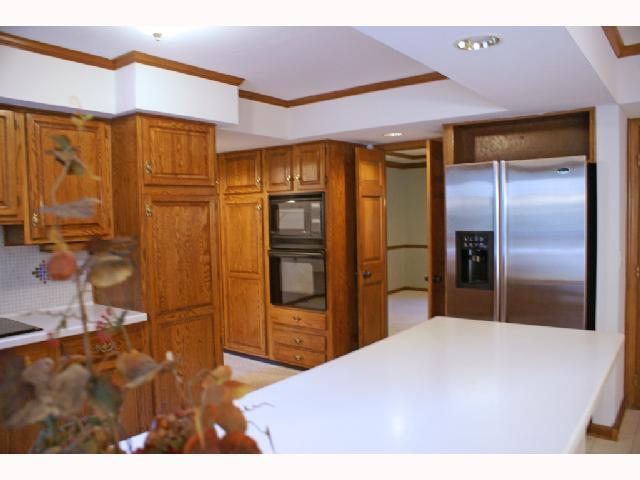 6837 Ravine Circle Columbus, OH 43085 - Photo 3 of 11
