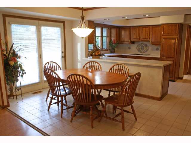 6837 Ravine Circle Columbus, OH 43085 - Photo 4 of 11