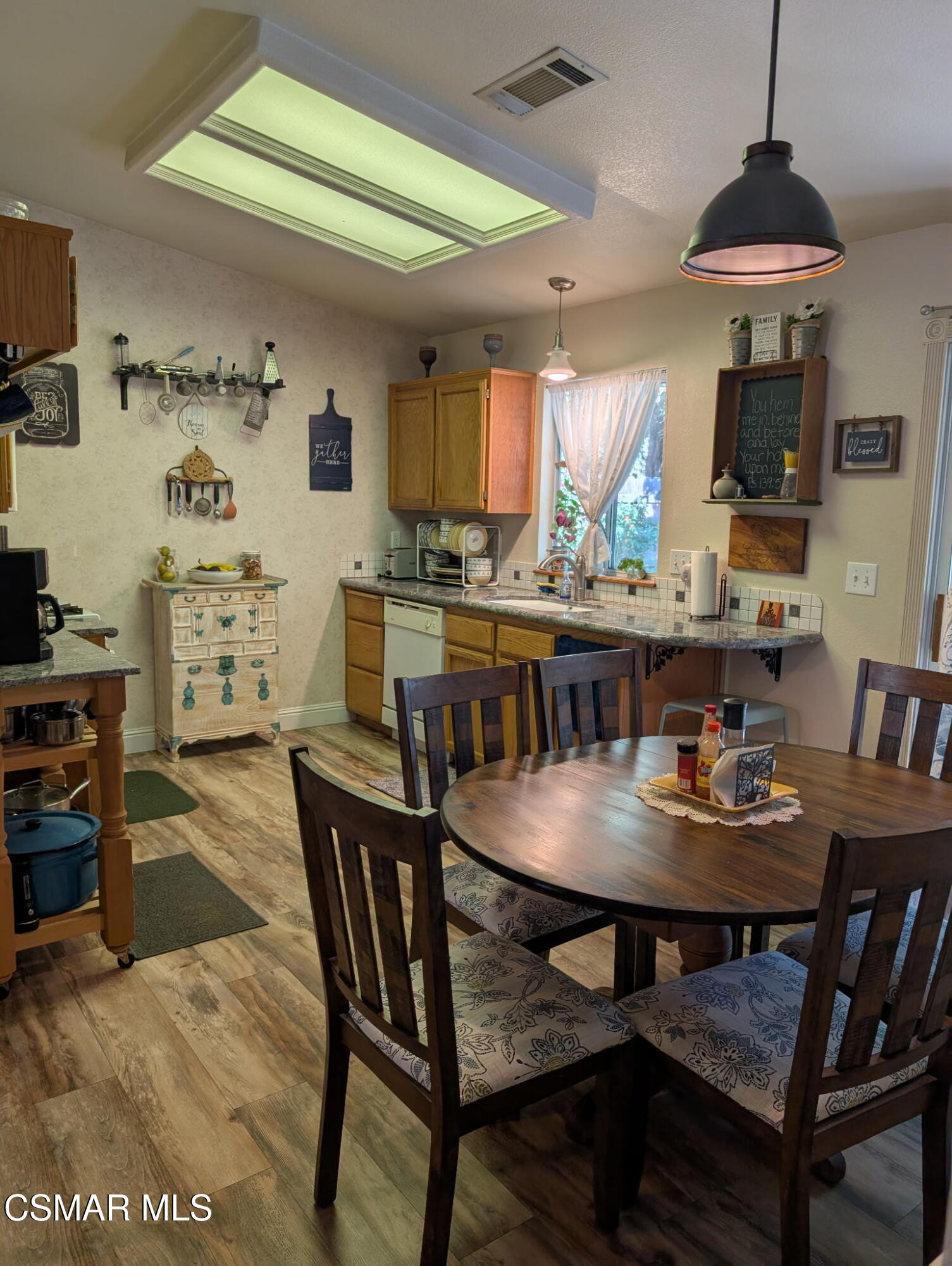 282 Pinon Way Red Bluff, CA 96080 - Photo 11 of 27 kitchen dining