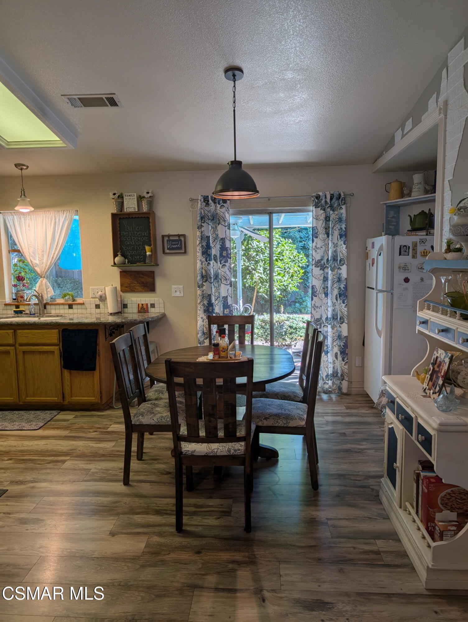 282 Pinon Way Red Bluff, CA 96080 - Photo 13 of 27 dining