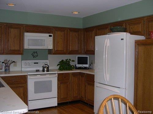 682 Snowmass Drive Rochester, MI 48309 - Photo 5 of 23 An Abundance of Cabinets.JPG