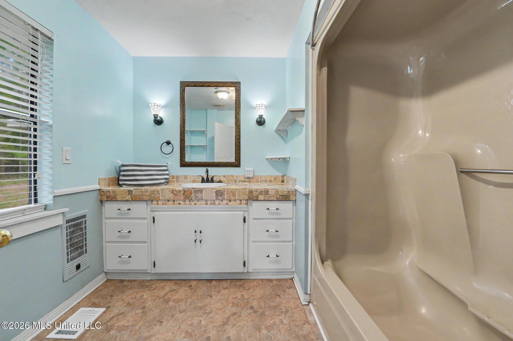 4707 Griffin Street Moss Point, MS 39563 - Photo 12 of 42 013