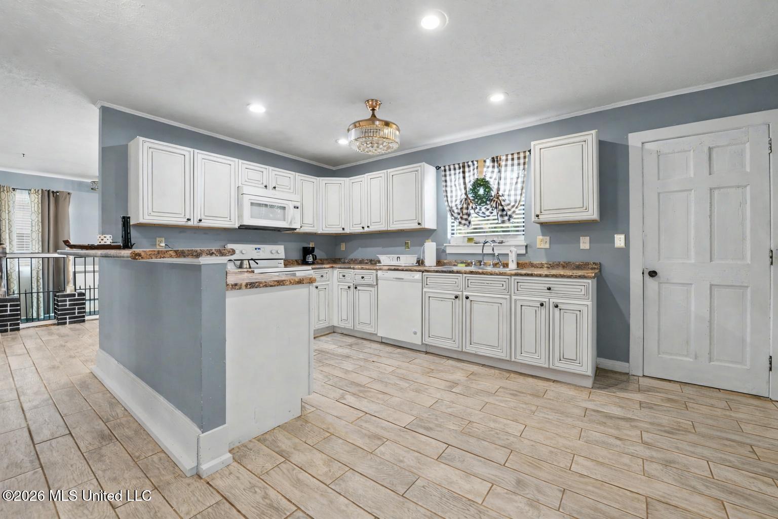 4707 Griffin Street Moss Point, MS 39563 - Photo 6 of 42 007