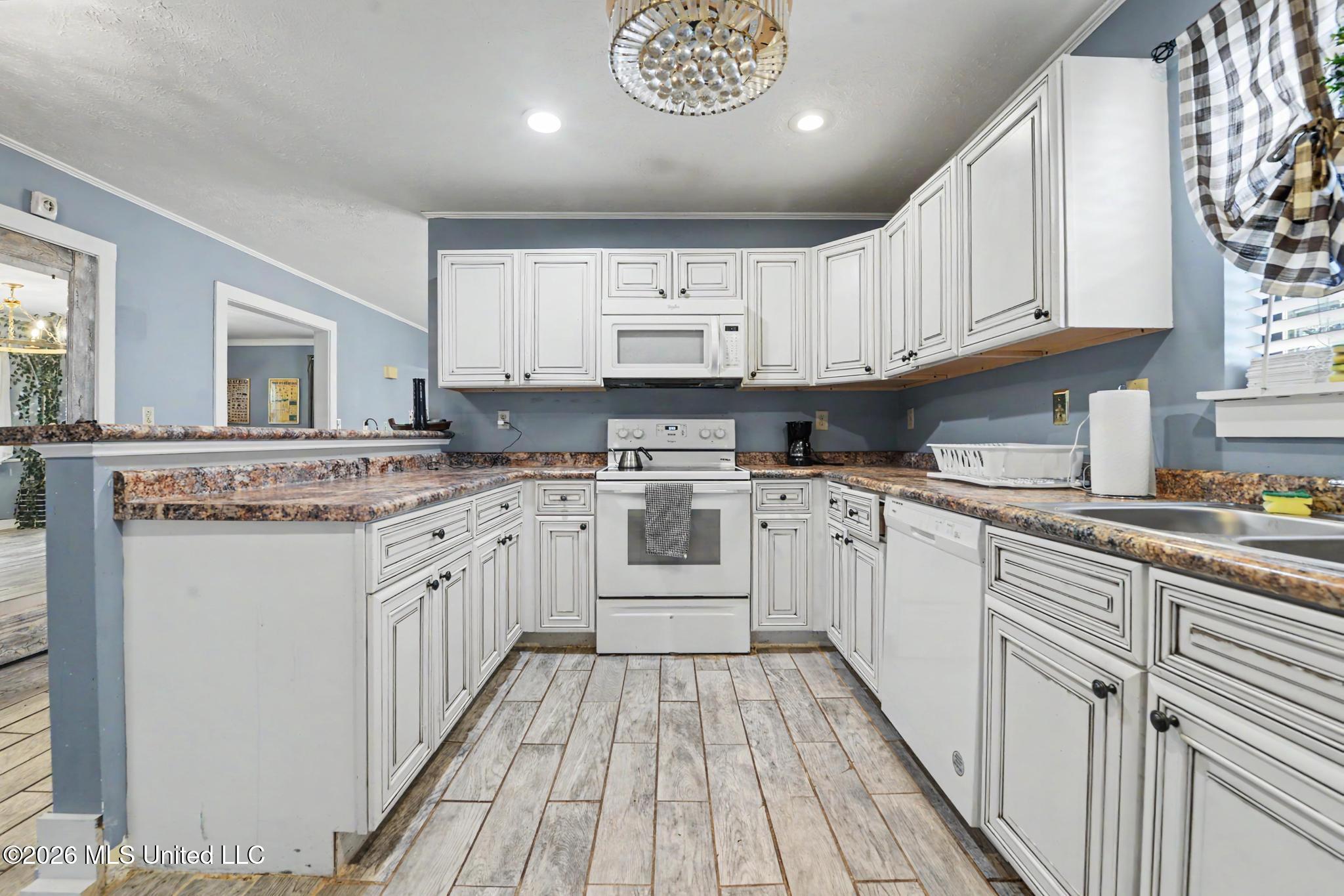 4707 Griffin Street Moss Point, MS 39563 - Photo 7 of 42 008