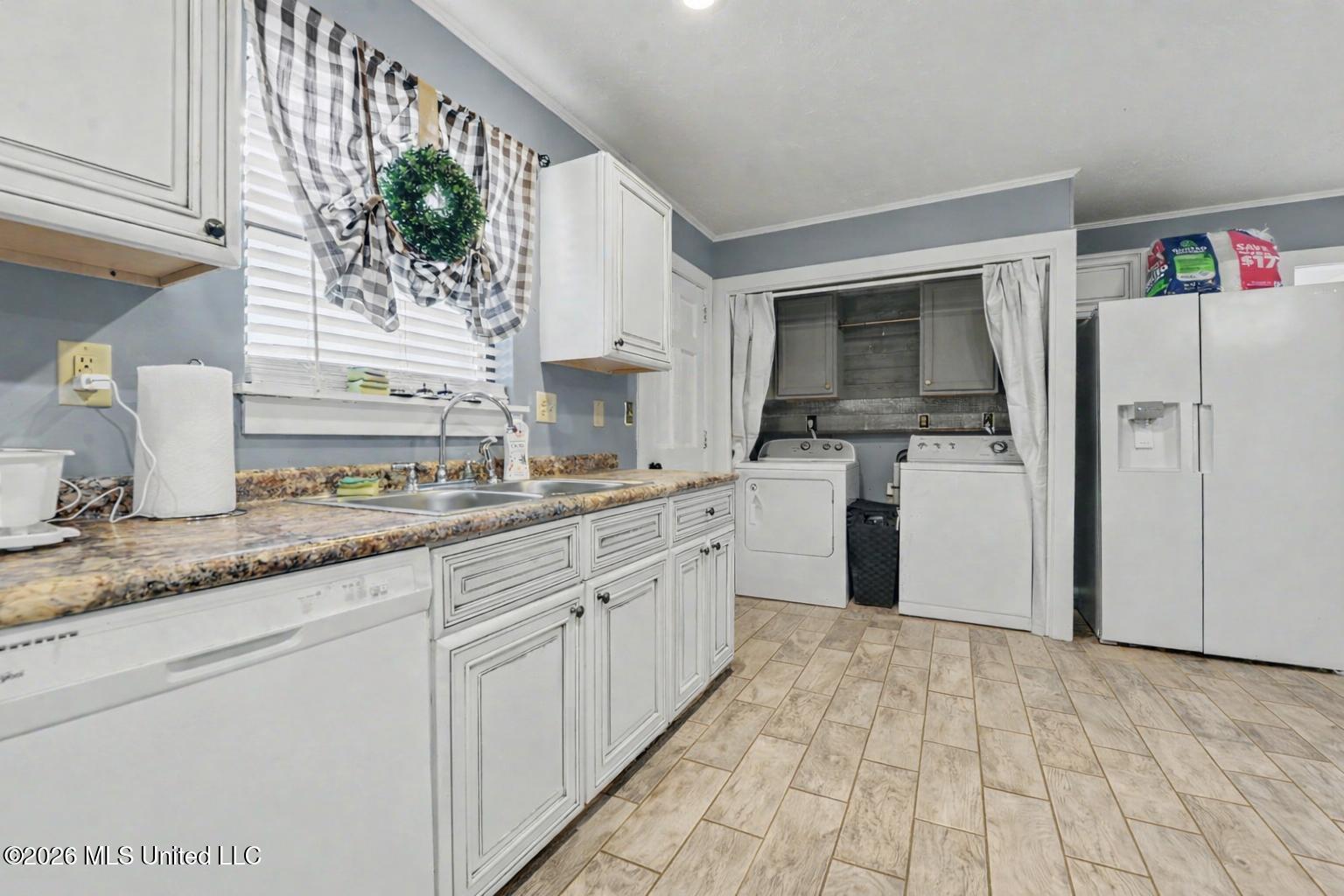 4707 Griffin Street Moss Point, MS 39563 - Photo 8 of 42 009