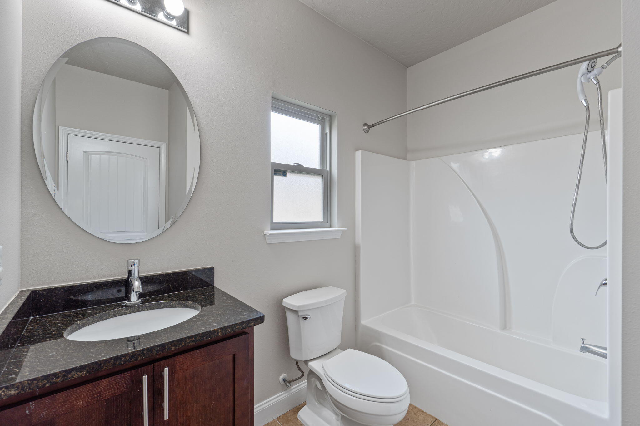 4616 Hermosa Road Crestview, FL 32539 - Photo 21 of 34 2 of 3 full guest baths