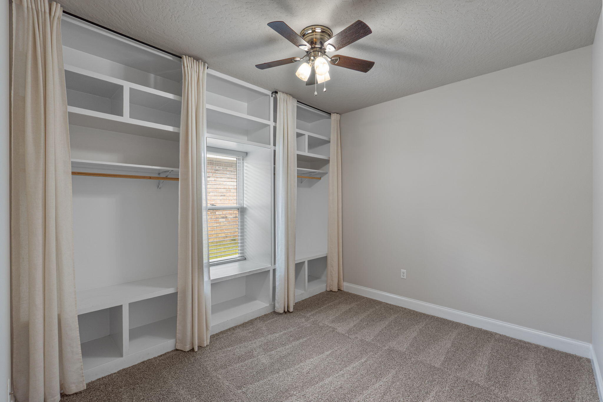 4616 Hermosa Road Crestview, FL 32539 - Photo 23 of 34 Bedroom 4 w/built in shelving