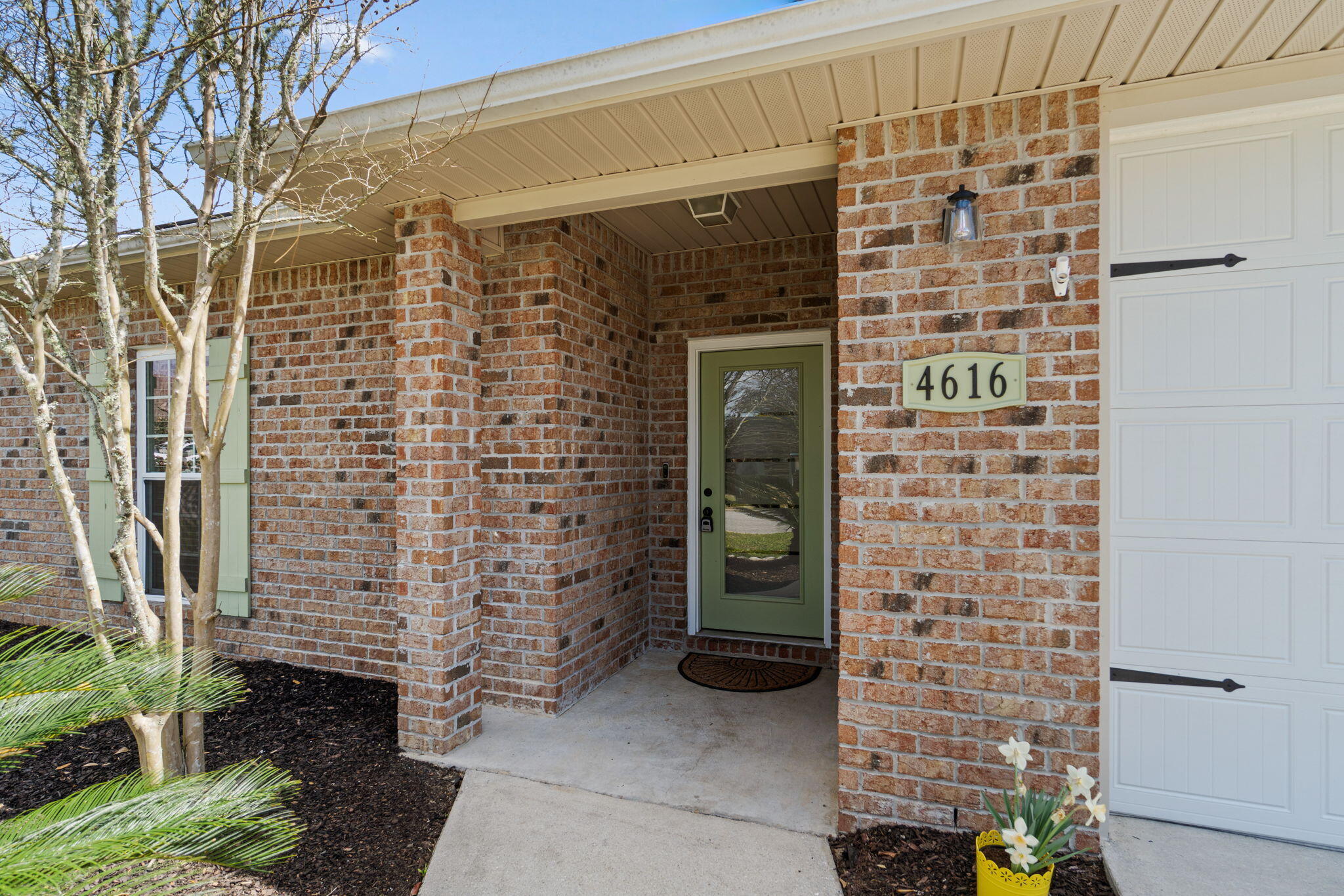 4616 Hermosa Road Crestview, FL 32539 - Photo 3 of 34 Covered entryway, gutters