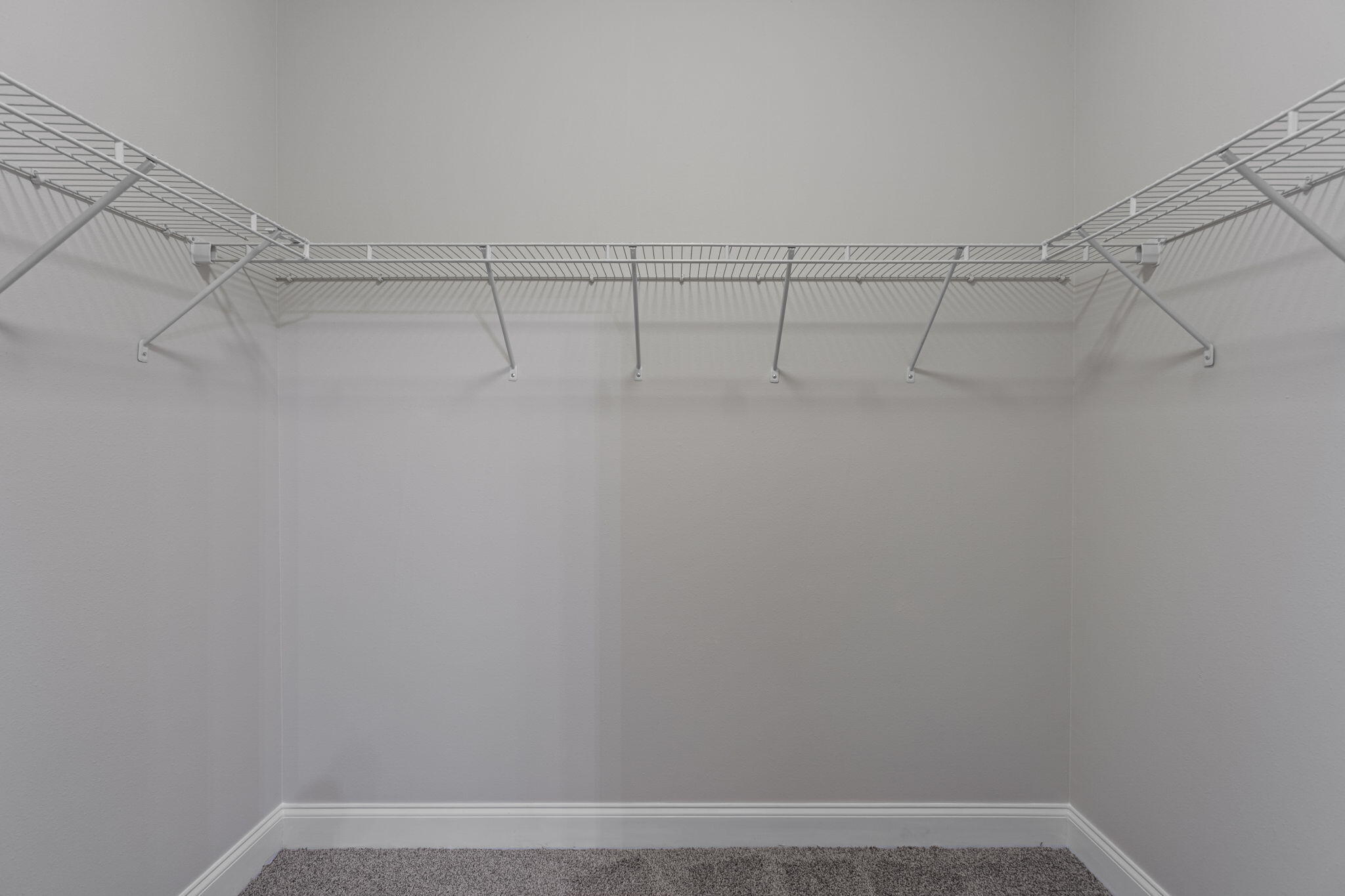 4616 Hermosa Road Crestview, FL 32539 - Photo 31 of 34 Large walk in closet, primary bedroom