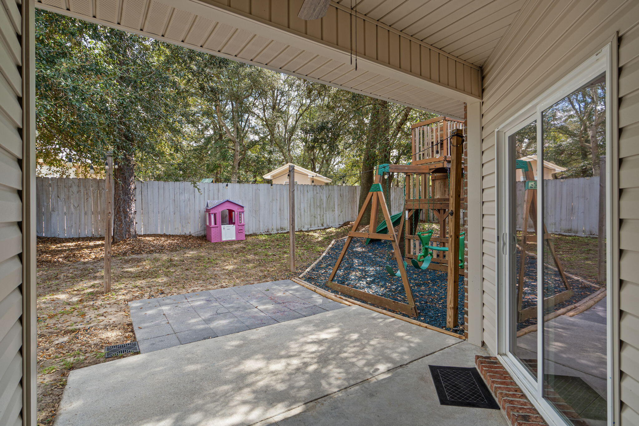 4616 Hermosa Road Crestview, FL 32539 - Photo 34 of 34 Covered back patio